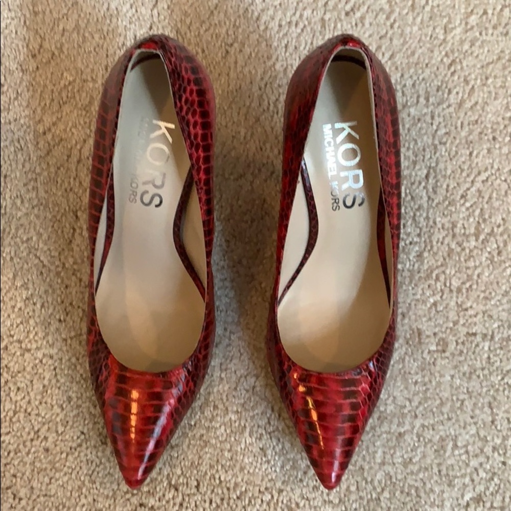 Red KORS Michael Kors Claire Snakeskin Pump - Picture 3 of 3